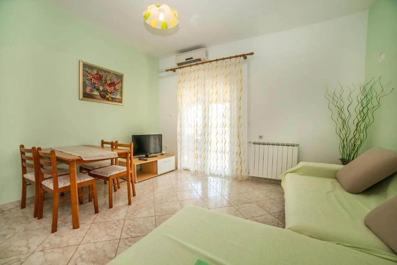 Apartments Durda Fazana 3*,  Croatia