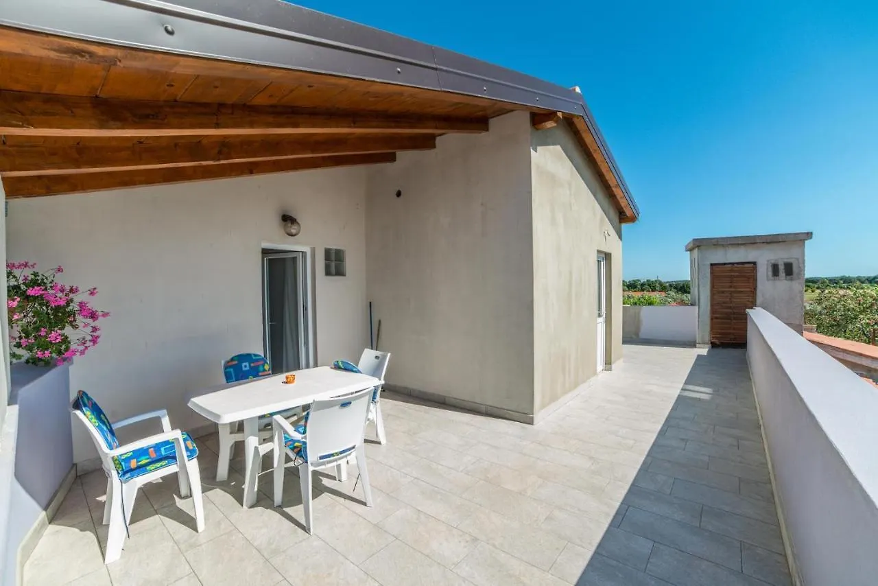 Apartments Durda Fazana 3*,  Croatia