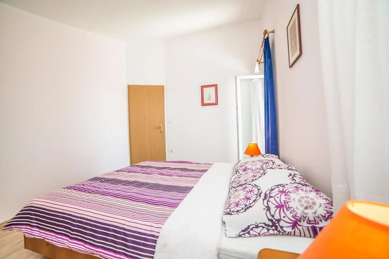 Apartments Durda Fazana 3*,  Croatia