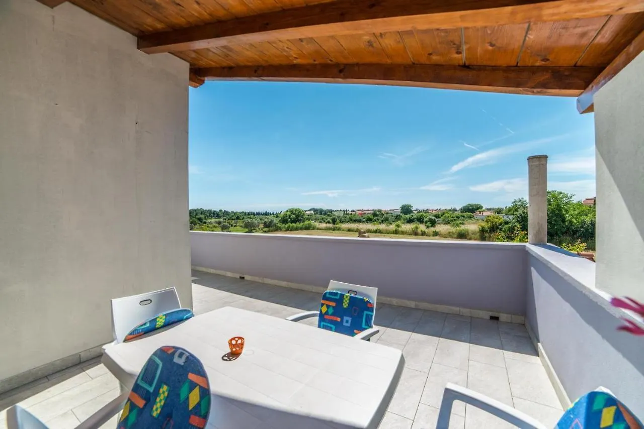 Apartments Durda Fazana Guest house
