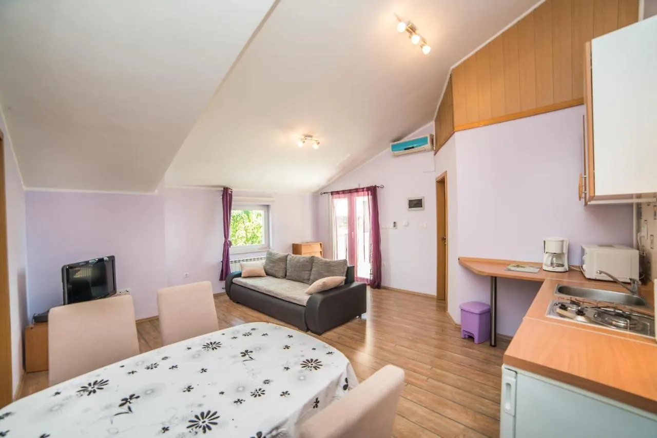 Guest house Apartments Durda Fazana