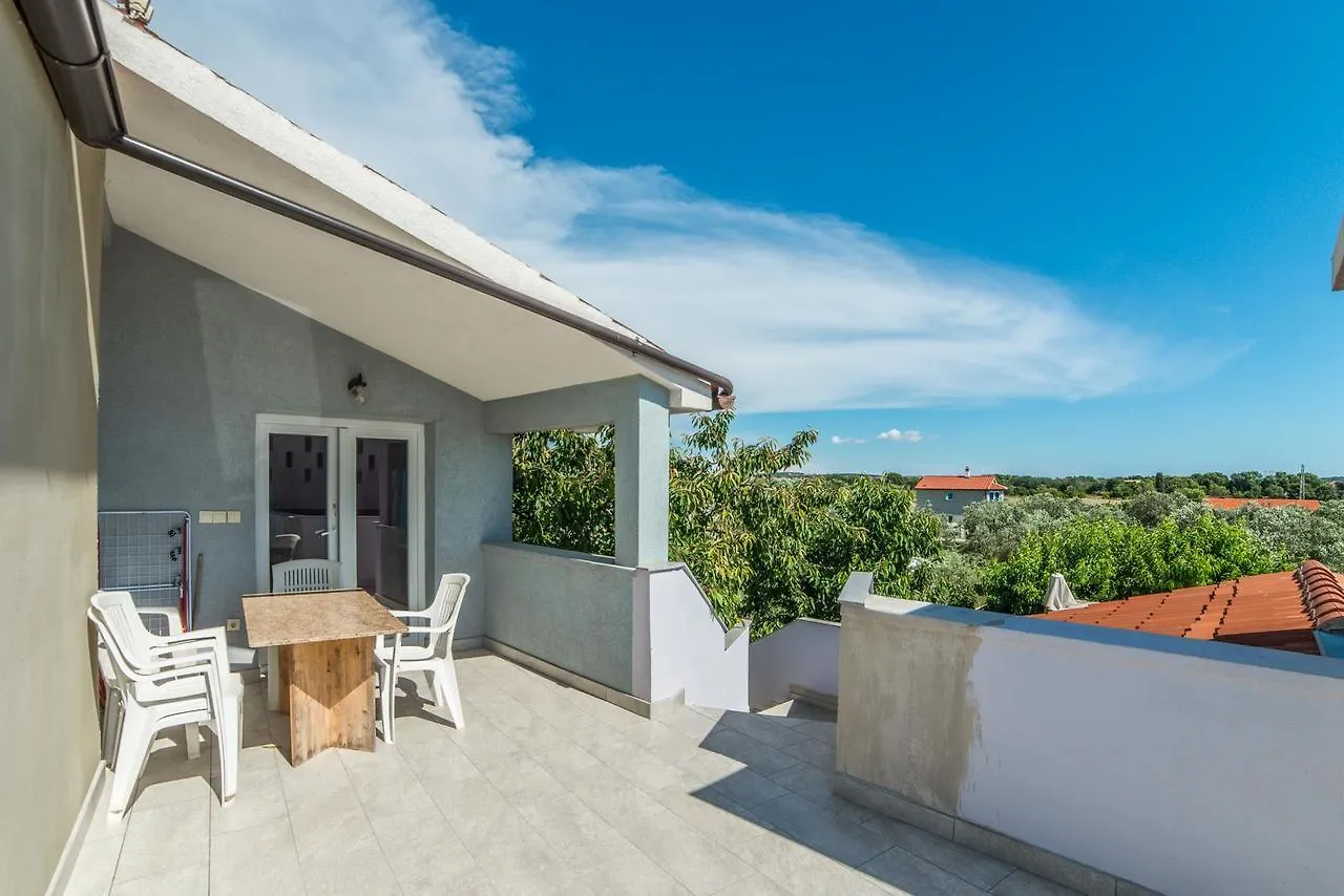 Apartments Durda Fazana Guest house