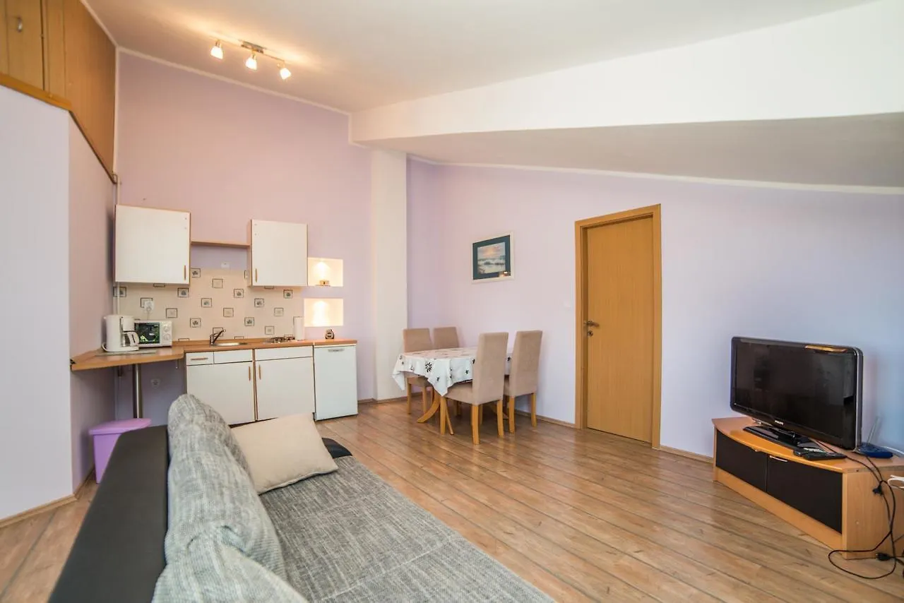 Apartments Durda Fazana Guest house