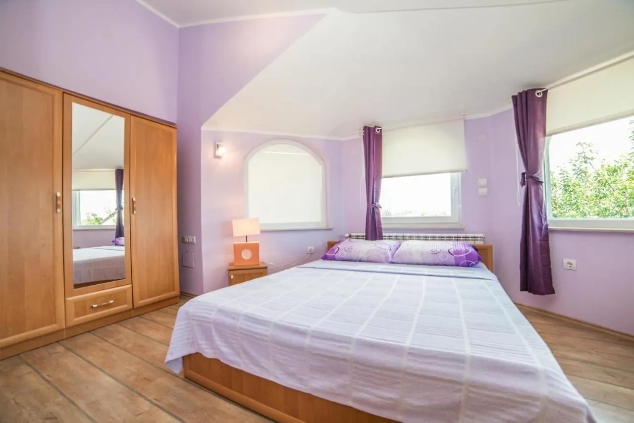Apartments Durda Fazana Guest house